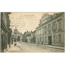 carte postale ancienne 10 ARCIS-SUR-AUBE. Hôtel de Ville Rue de Paris 1917
