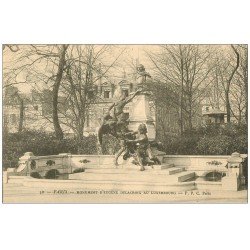 PARIS 06. Monument Delacroix au Luxembourg vers 1900