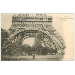 carte postale ancienne PARIS 07. Le Lac et Ier étage Tour Eiffel