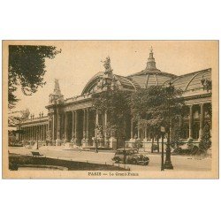 PARIS 08. Grand Palais voiture 1944