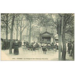 carte postale ancienne PARIS 08. Le Guignol des Champs-Elysées vers 1900