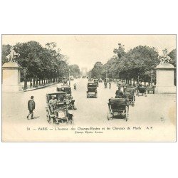 PARIS 08. Taxis Avenue des Champs-Elysées et Chevaux de Marly