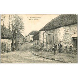 carte postale ancienne 10 BERTIGNOLLES. Les Forgerons rue Principale 1918