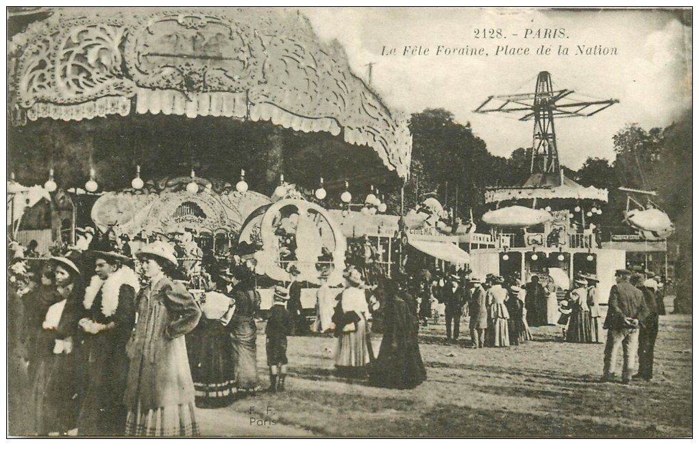 PARIS 12. Fête Foraine Place de la Nation. Manèges et Tourniquet