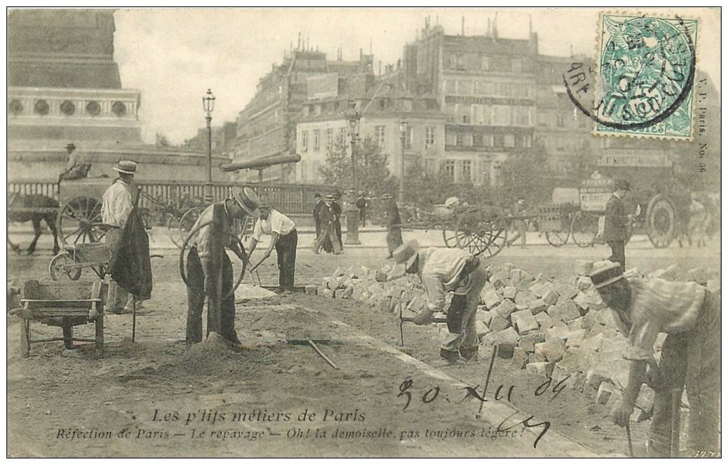 PARIS 12. Le repavage Place de la Bastille 1904. Les Petits Métiers de Paris. Collection Arget
