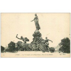 carte postale ancienne PARIS 12. Place de la Nation Triomphe de la République 1917
