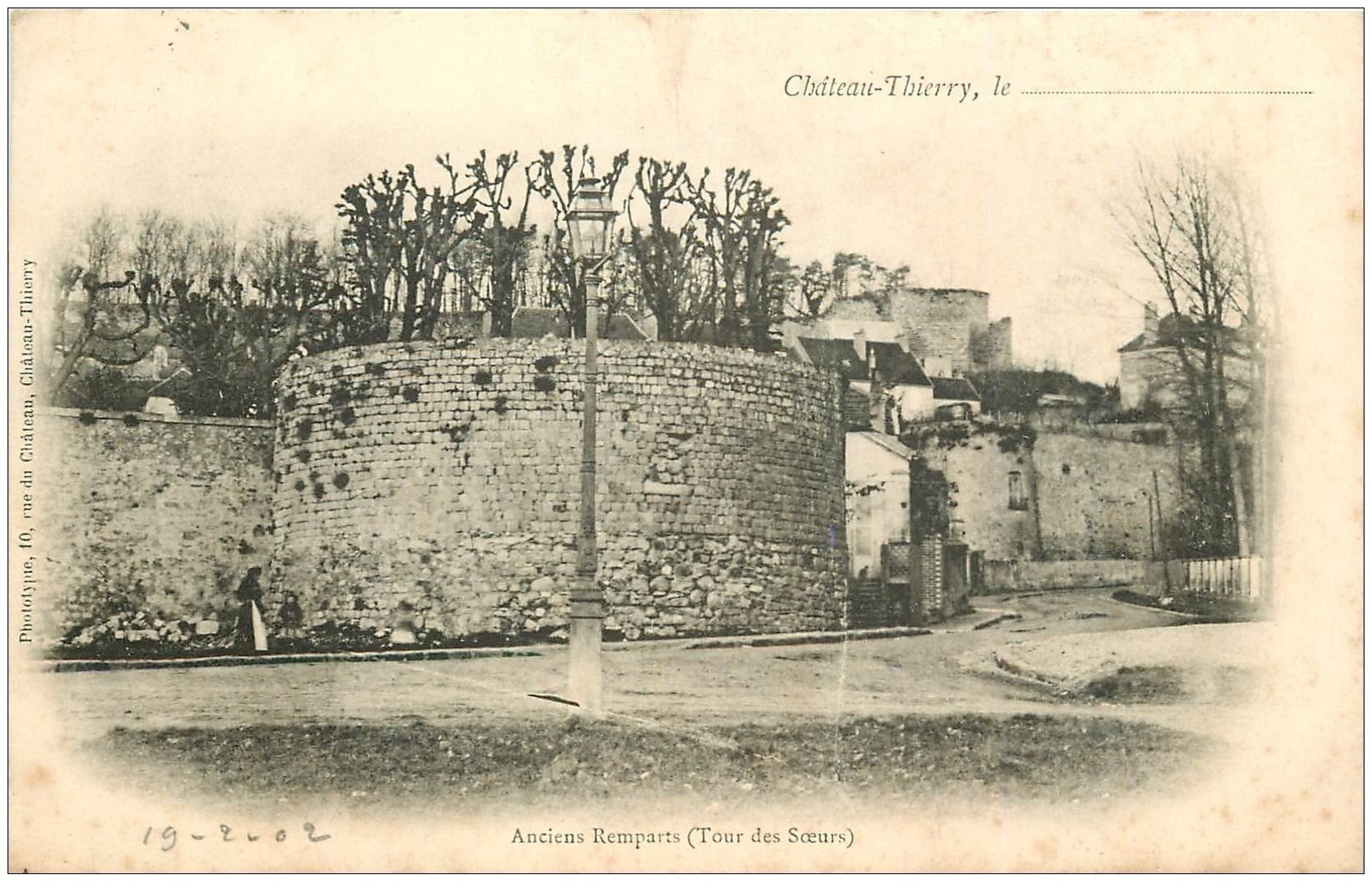 carte postale ancienne 02 CHATEAU-THIERRY. 1902 Tour des Soeurs ancien Rempart