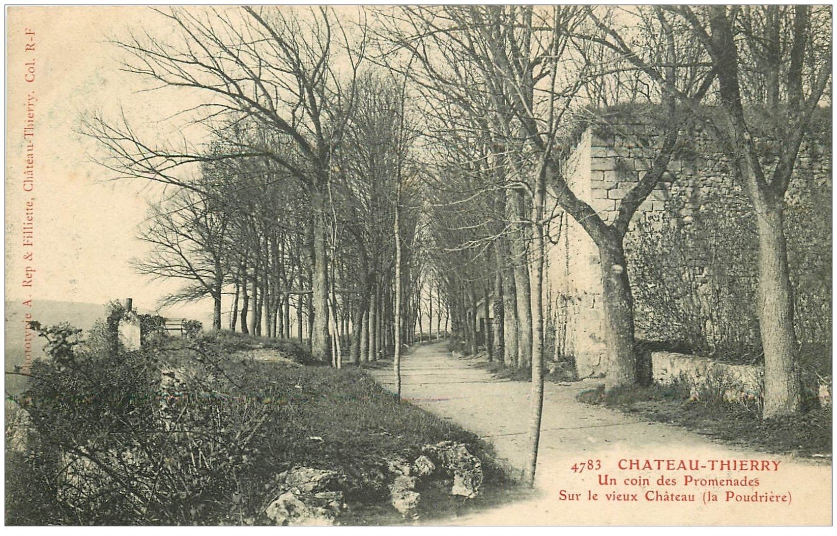 carte postale ancienne 02 CHATEAU-THIERRY. Coin Promenade. La Poudrière Château