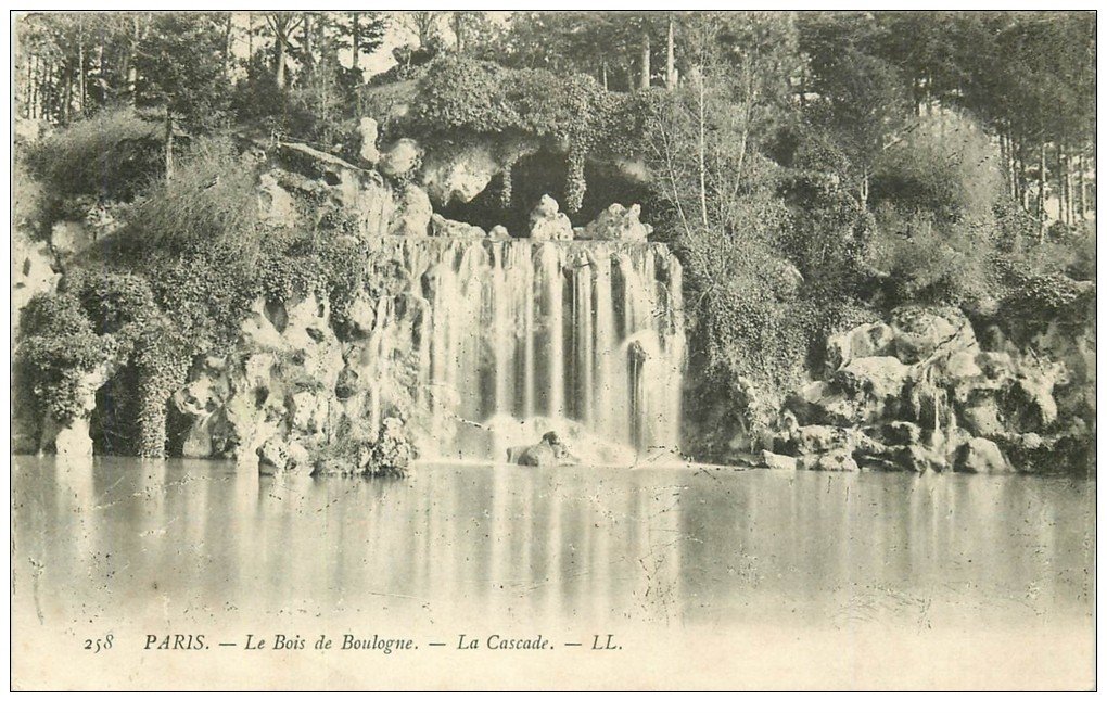 carte postale ancienne PARIS 16. Bois de Boulogne. La Cascade 1905