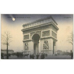 PARIS 17. Arc de Triomphe de l'Etoile le soir