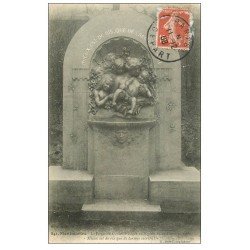 carte postale ancienne PARIS 18. Fontaine Gauloise Square Saint-Pierre 1908
