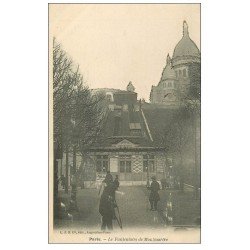 carte postale ancienne PARIS 18. Le Sacré-Coeur de Montmartre Entrée Funiculaire. Paillettes collées
