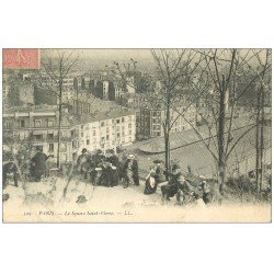 carte postale ancienne PARIS 18. Square Saint-Pierre 1904. Pli coin gauche inf.