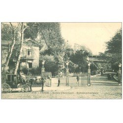 carte postale ancienne PARIS 19. Buttes Chaumont. Attelage Entrée principale