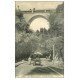 carte postale ancienne PARIS 19. Buttes Chaumont. Attelage Promenade des Enfants et Pont Briques 1906