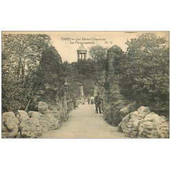 PARIS 19. Buttes Chaumont. Pont Suspendu