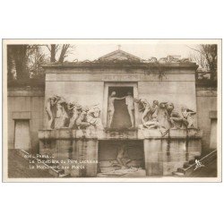 PARIS 20. Cimetière Père Lachaise. Monument aux Morts