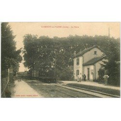 carte postale ancienne 10 SAINT-BENOIT-SUR-VANNE. La Gare avec Train et Locomotive 1915