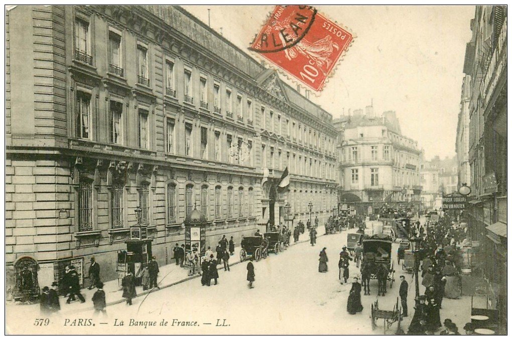 carte postale ancienne PARIS I°. La Banque de France rue Croix des Petits Champs. Au loin José...