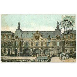 carte postale ancienne PARIS I°. Le Louvre Guichets des Saints-Pères 1907