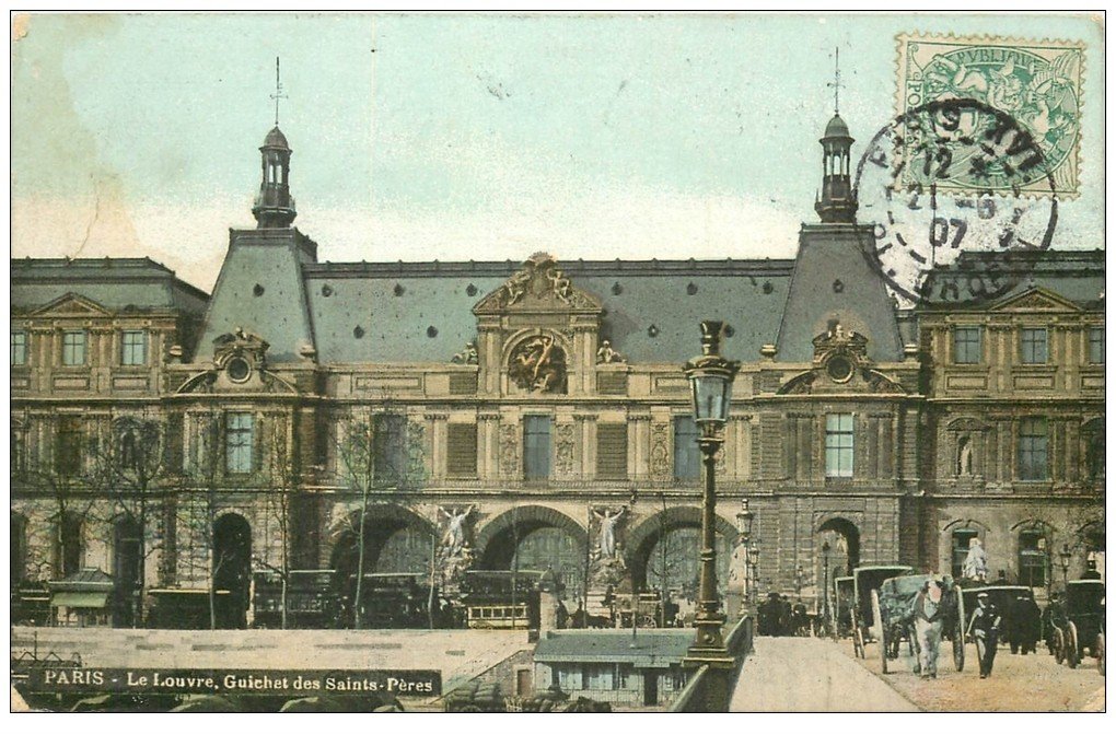 carte postale ancienne PARIS I°. Le Louvre Guichets des Saints-Pères 1907