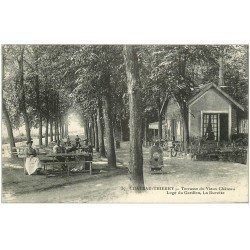 carte postale ancienne 02 CHATEAU-THIERRY. Loge du Gardien. La Buvette 1917 Terrasse du Château