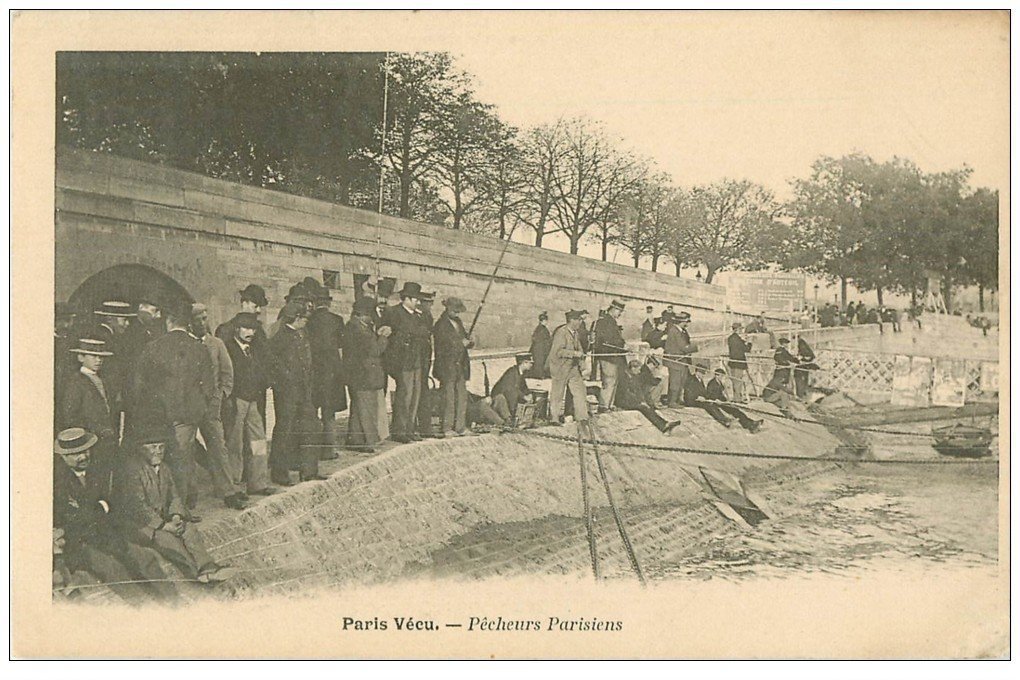 PARIS VECU. Pêcheurs Parisiens sur la Seine vers 1900