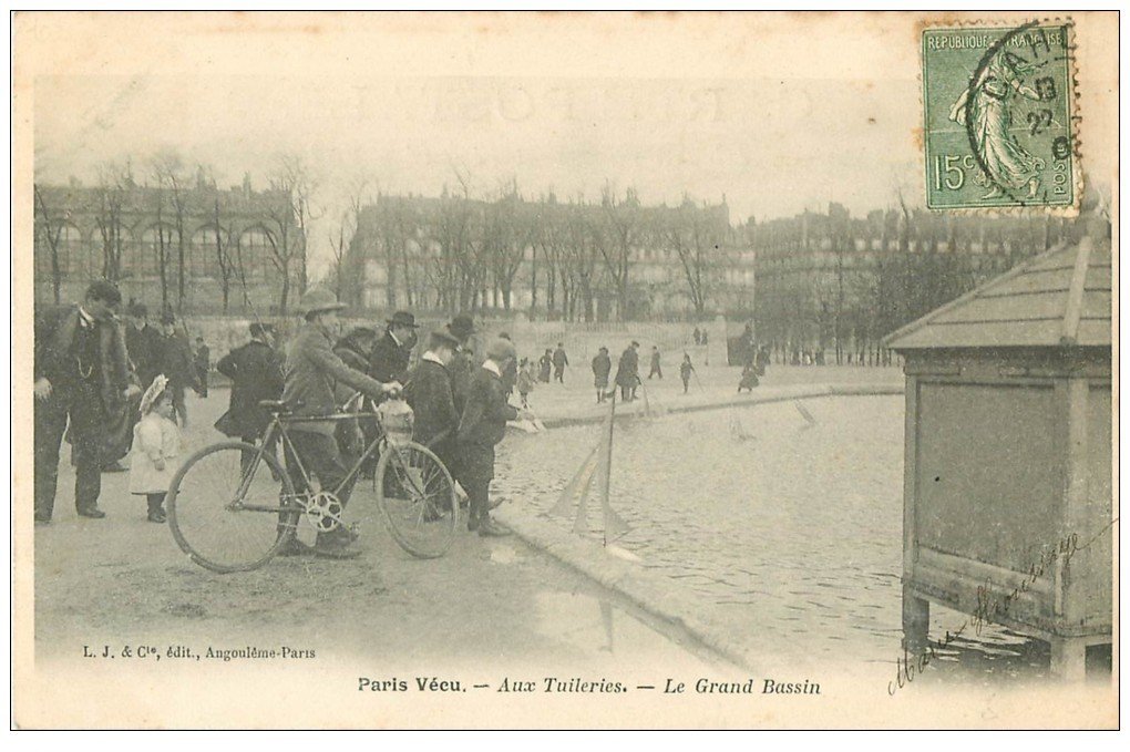 PARIS VECU. Petits Voiliers sur le Grand Bassin aux Tuileries 1903