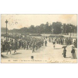 PARIS. Une Revue de la Garde Républicaine 1904