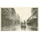 carte postale ancienne INONDATION DE PARIS 1910. Sauveteurs en barque Rue de Surcouf
