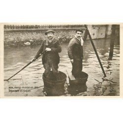 INONDATION DE PARIS 1910. Traversée en baquet