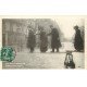 carte postale ancienne INONDATION DE PARIS 1910. Avenue Ledru Rollin sur passerelle