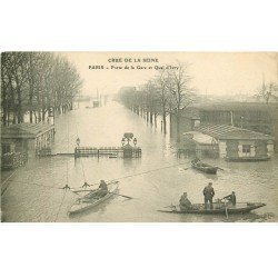 carte postale ancienne INONDATION DE PARIS 1910. Porte de la Gare Quai d'Ivry