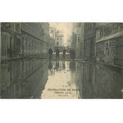 INONDATION DE PARIS 1910. Rue Cler.