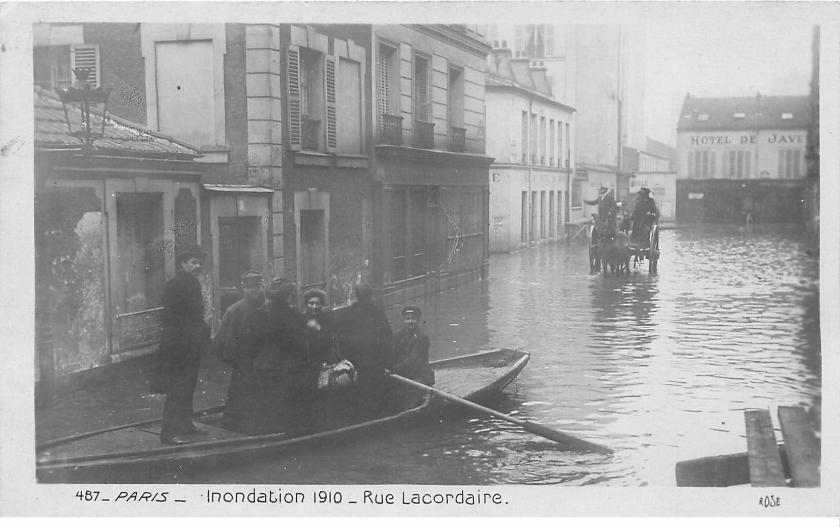 INONDATION DE PARIS 1910. Rue Lacordaire sauveteurs et attelage