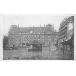 carte postale ancienne INONDATION DE PARIS 1910. Gare Saint-Lazare. Edition Rose. Petit frotis