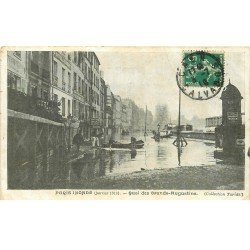 carte postale ancienne INONDATION DE PARIS 1910. Quai Grands Augustins. Collection Taride