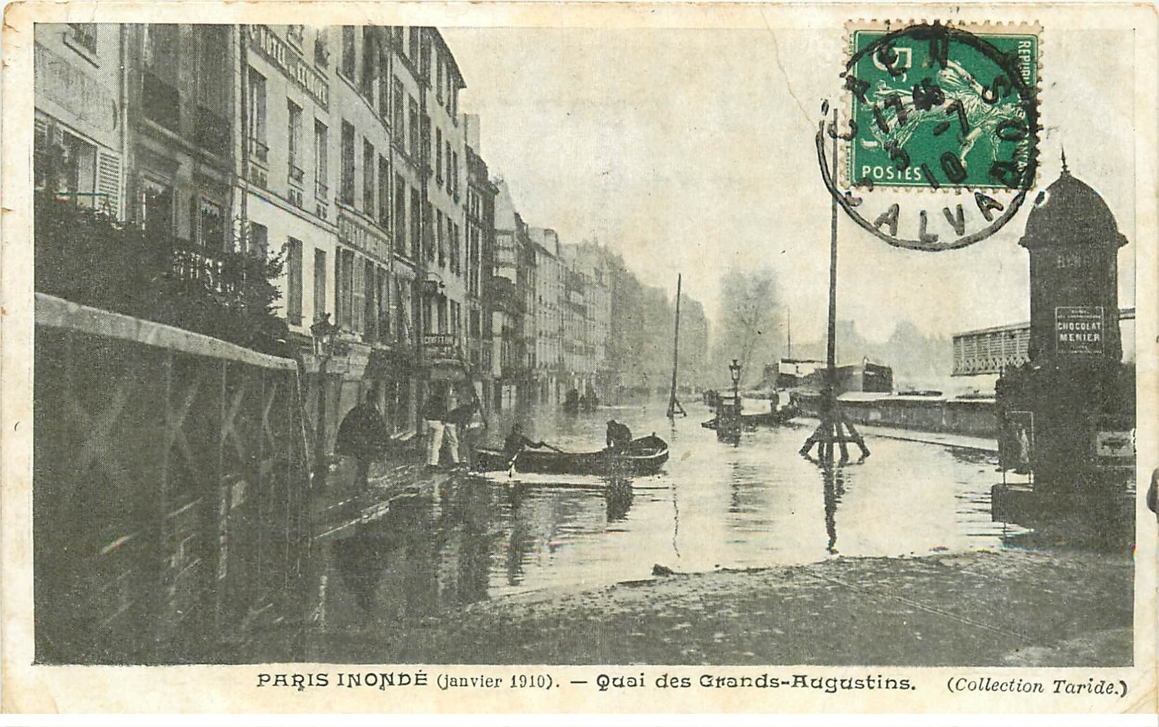 carte postale ancienne INONDATION DE PARIS 1910. Quai Grands Augustins. Collection Taride