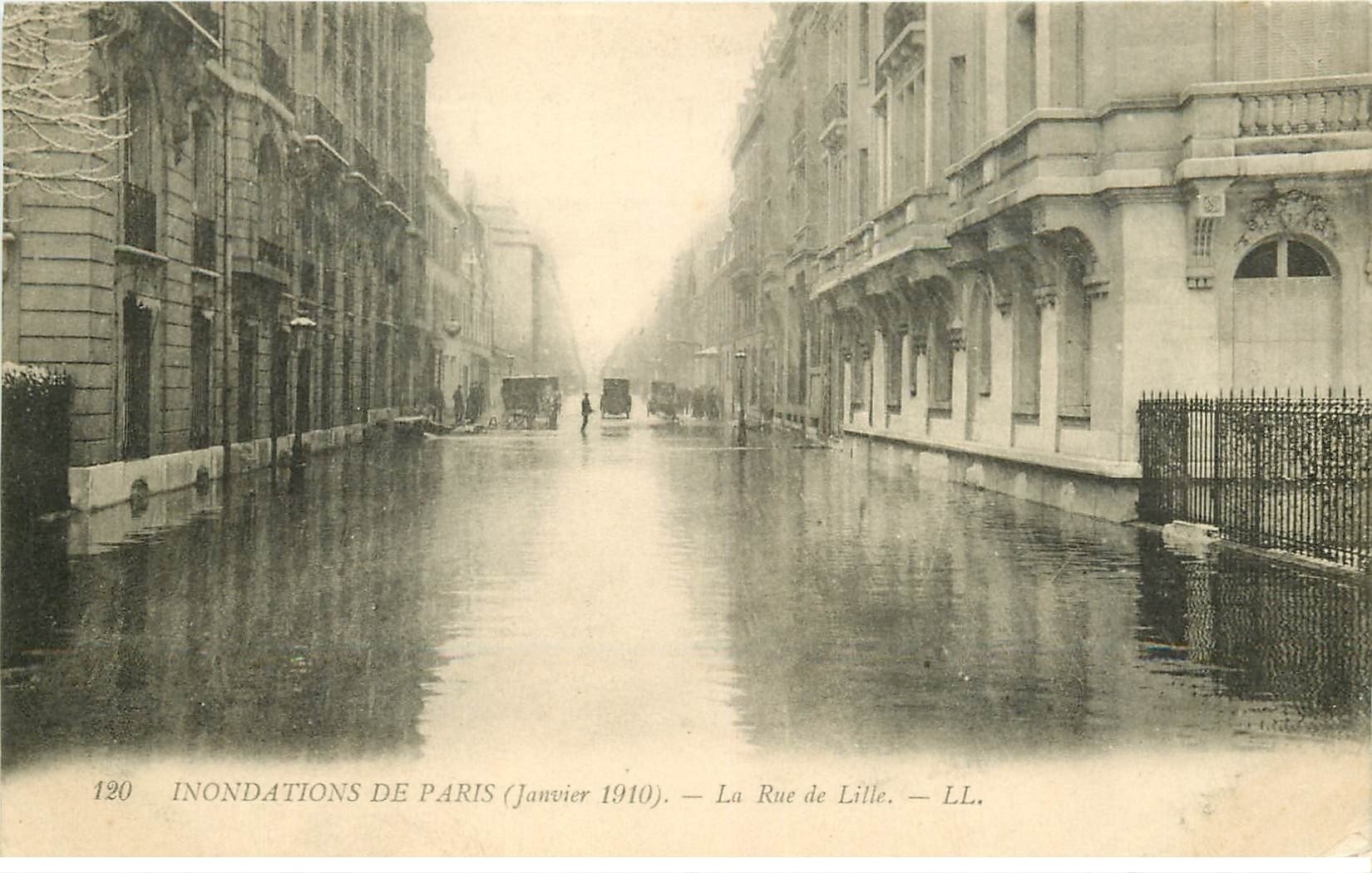 carte postale ancienne INONDATION DE PARIS 1910. Rue de Lille
