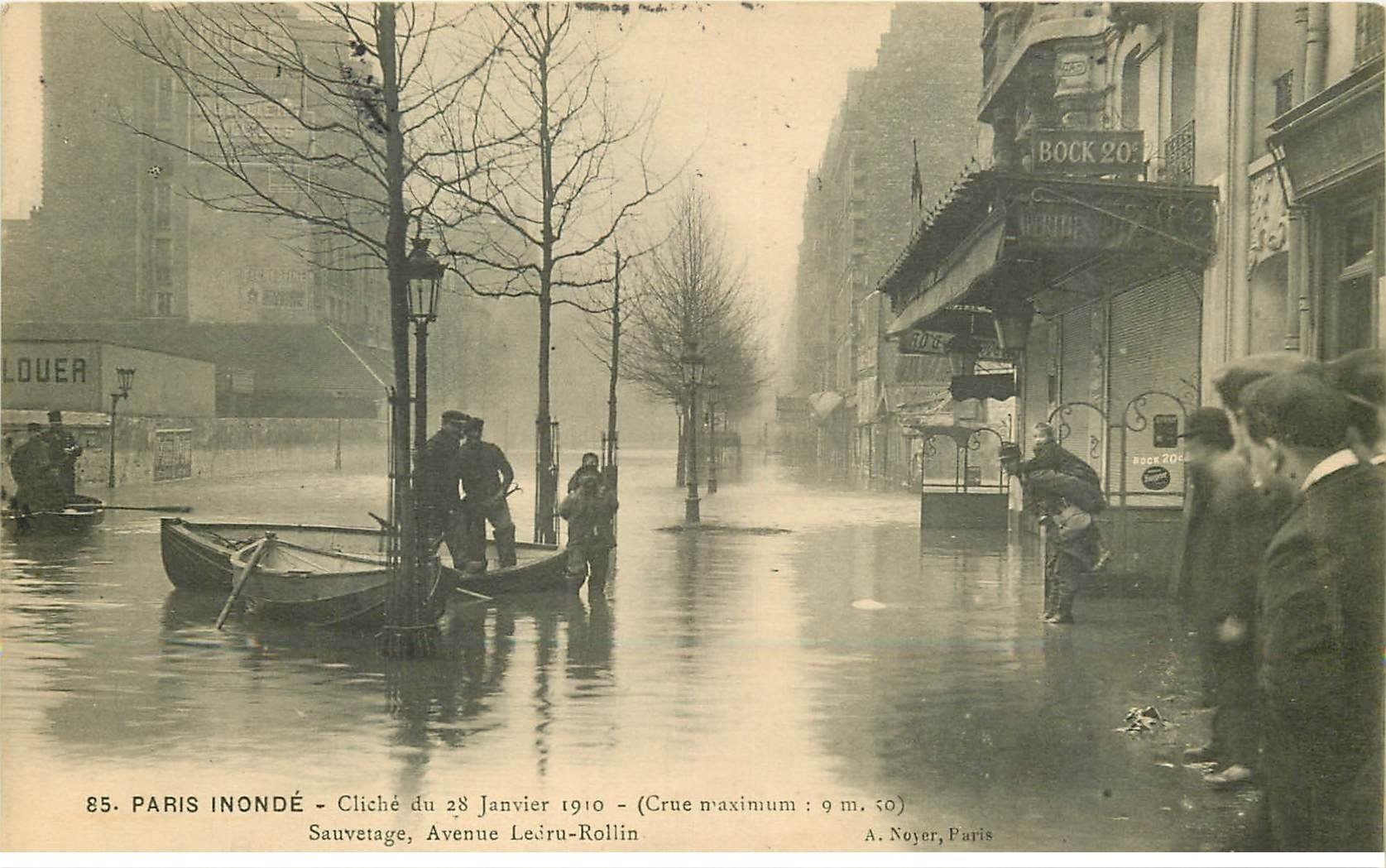 1910 INONDATION ET CRUE DE PARIS 12. Avenue Ledru Rollin sauvetage