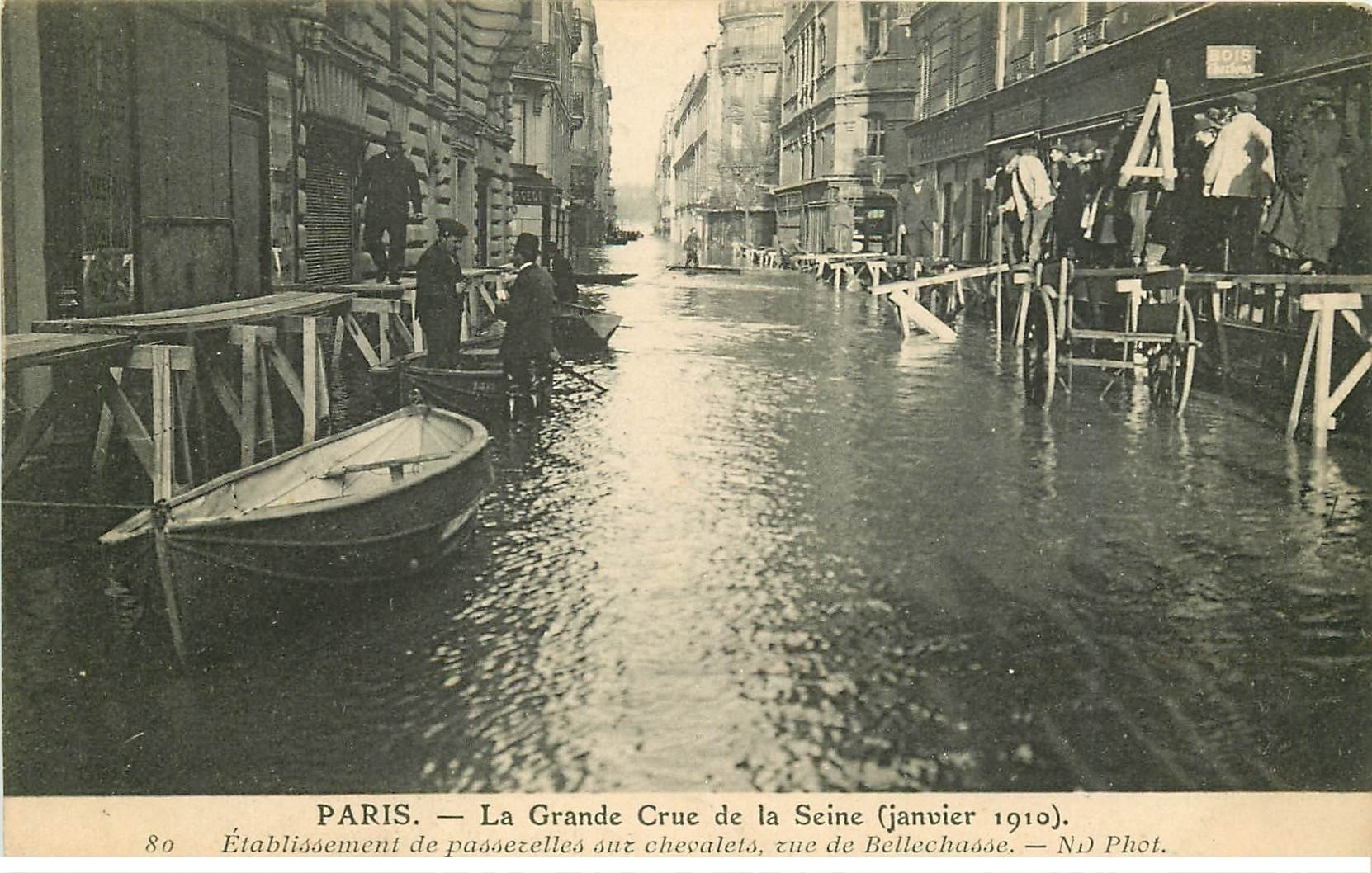 Paris 07 INONDATIONs ET CRUE 1910. Rue Bellechasse passerelles sur chevalets