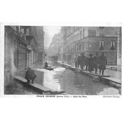 PARIS 07. Inondations et crue de 1910. Rue du Bac. Collection Taride