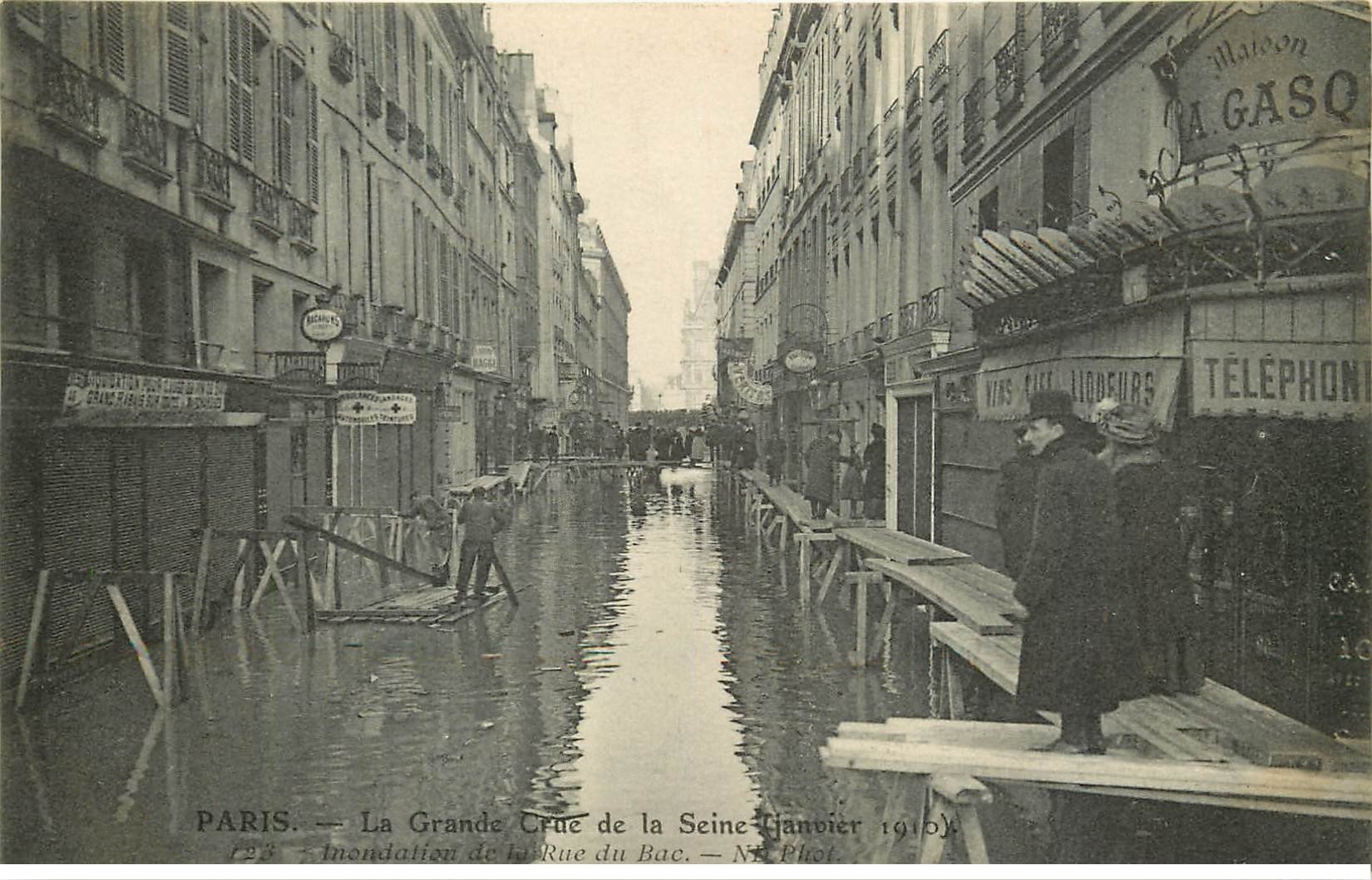 INONDATION ET CRUE DE PARIS 1910. Rue du Bac Maison Gasq