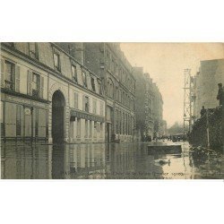 1910 INONDATION ET CRUE DE PARIS 07. Rue Université Blanchisseuse