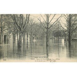 INONDATION ET CRUE DE PARIS 1910. Square du Cours-la-Reine