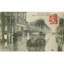Inondation et Crue de 1910. CHOISY-LE-ROI 94. Route de Fontainebleu Tacot dans l'eau