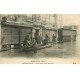 carte postale ancienne Inondation et Crue de 1910. ALFORVILLE 94. Construction d'une Passerelle