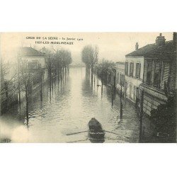 Inondations et Crue de 1910. ISSY-LES-MOULINEAUX 92. Barque devant le Tabac