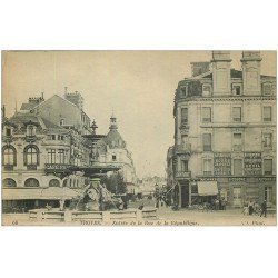 carte postale ancienne 10 TROYES. Rue de la République. Magasin de Machines à Coudre 1916