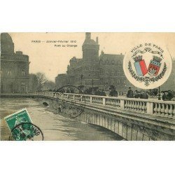 carte postale ancienne Inondation et Crue de PARIS 1910. Pont au Change. Insignes de la Ville